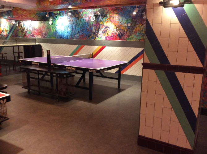 <p class="caption-name">Bar and Restaurant, Old St , London</p> 1800<sup>m2</sup> of vinyl & ceramics Bar and Restaurant, Old St , London